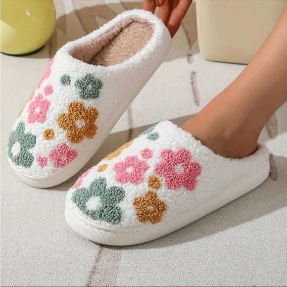 Floral Fuzzy Slippers Plush House Shoes New - Picture 5 of 10